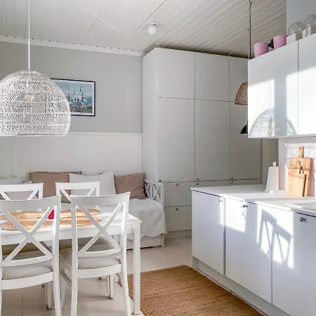 Villa Primavera Apartment In Hanko Exterior photo